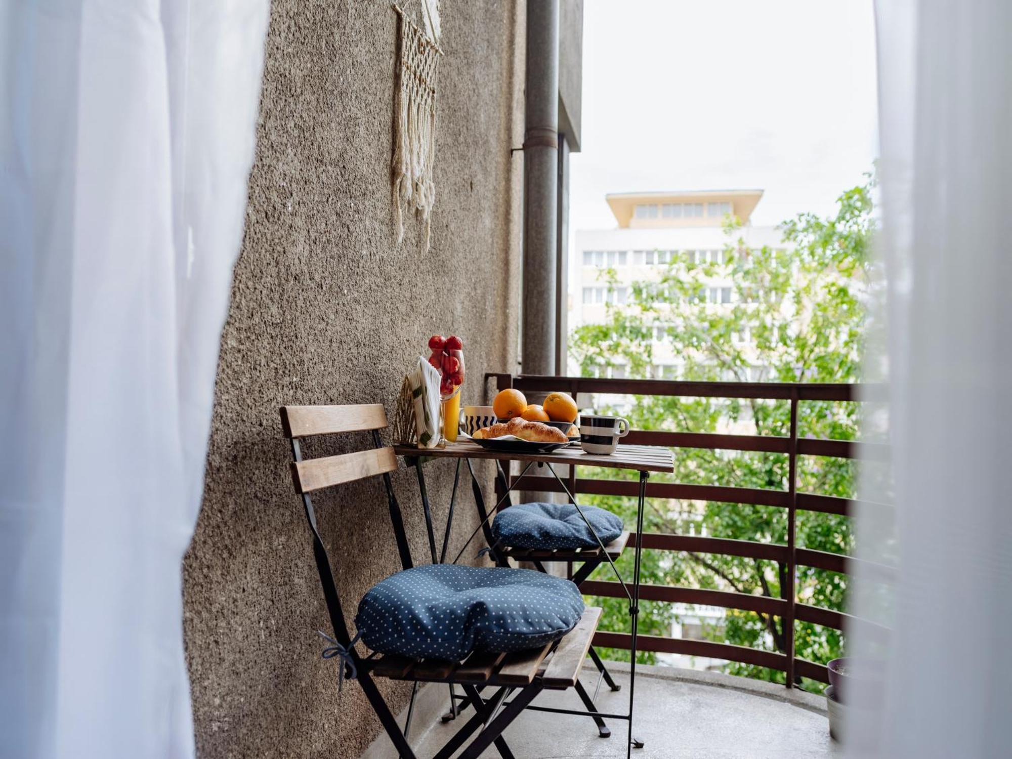 Petite Maison Sur Le Boulevard Boekarest Buitenkant foto